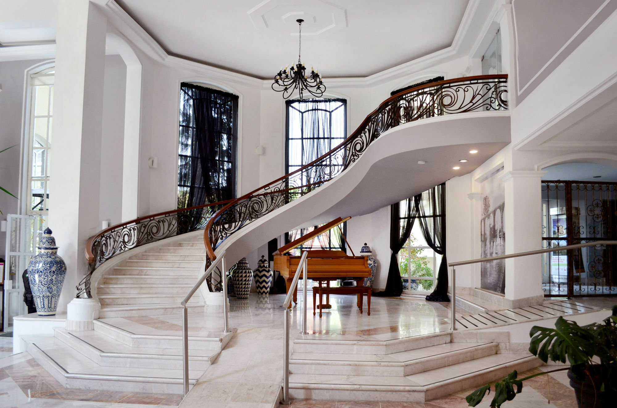 Plaza Camelinas Hotel Querétaro Eksteriør bilde